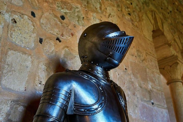 Segovia Private Half-Day Walking Tour: Aqueduct, Cathedral & Alcázar photo 6