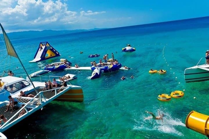 Doctor's Cave Beach & Hip Strip Shopping — Montego Bay Day Trip photo 4
