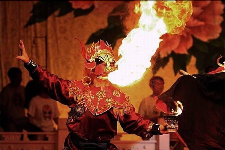 Chengdu to Leshan Giant Buddha Day Tour: Hot Pot Dinner & Sichuan Opera VIP Sichuan Opera photo 4