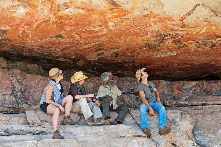 Injalak Hill Rock Art Day Tour from Jabiru — Arnhem Land Indigenous Guided Experience photo 2