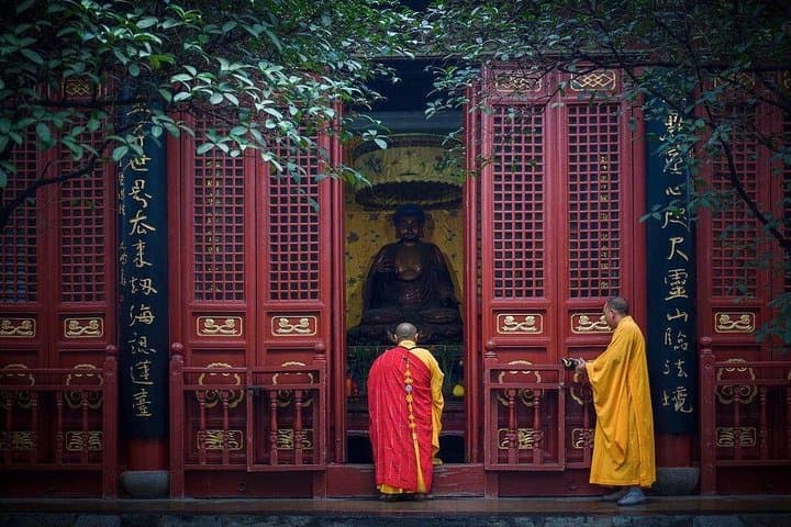 Shaolin Temple & Longmen Grottoes: 2-Day Private Cultural Tour from Xiamen