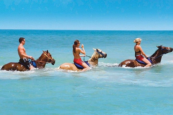 Half-Day Beach Horseback Riding in Ocho Rios with Lunch at Scotchies photo 2
