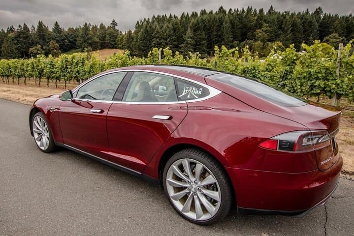 Tesla Wine & Spirits Tour of Saanich Peninsula Wineries, Distilleries & Cideries photo 6