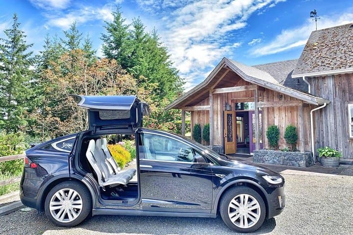Tesla Wine & Spirits Tour of Saanich Peninsula Wineries, Distilleries & Cideries photo 2