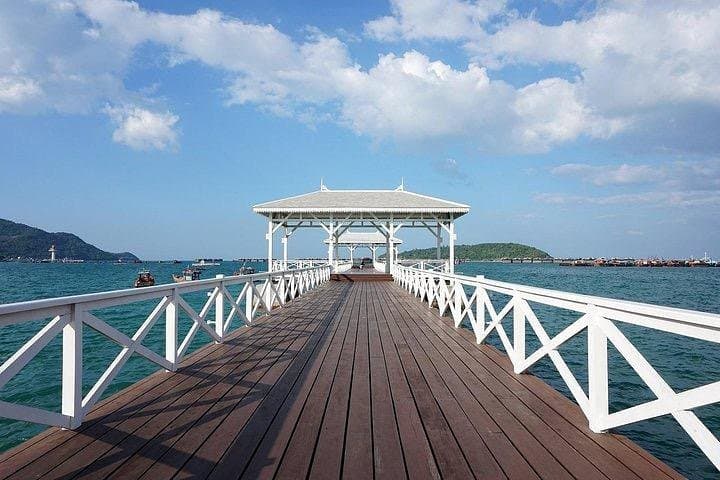 Koh Si Chang Day Tour from Bangkok — Beaches, Chao Por Khao Yai Shrine & Island Escape photo 3