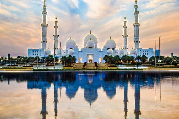 Half-Day Abu Dhabi Sightseeing: Sheikh Zayed Mosque, Corniche & Heritage Village photo 5