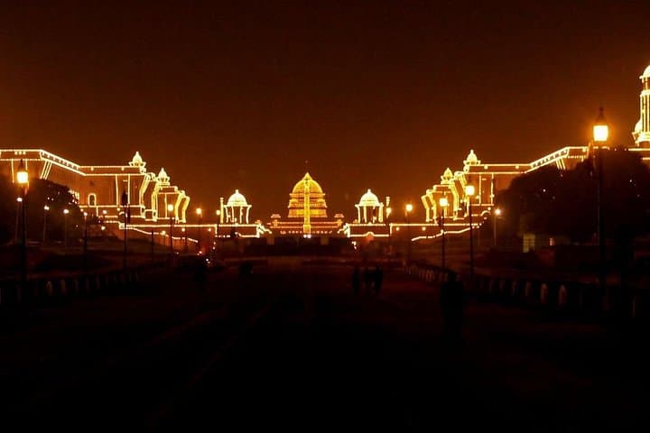Delhi Nightlife on a Bullet: India Gate, Connaught Place & Gurudwara Night Ride photo 2