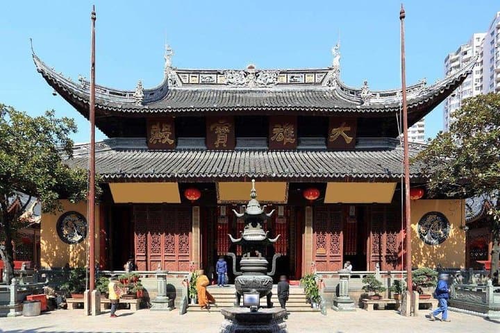 One-Day Private Shanghai Highlights from Dalian — Fly-In Custom City Tour photo 3