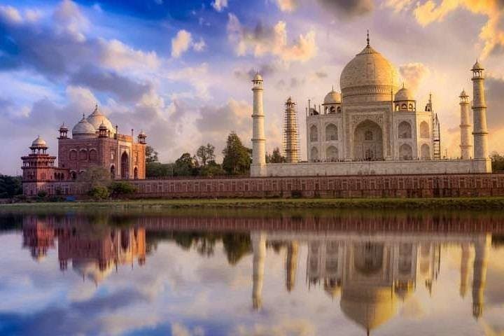Private Taj Mahal and Agra Fort Day Trip from Delhi photo 3