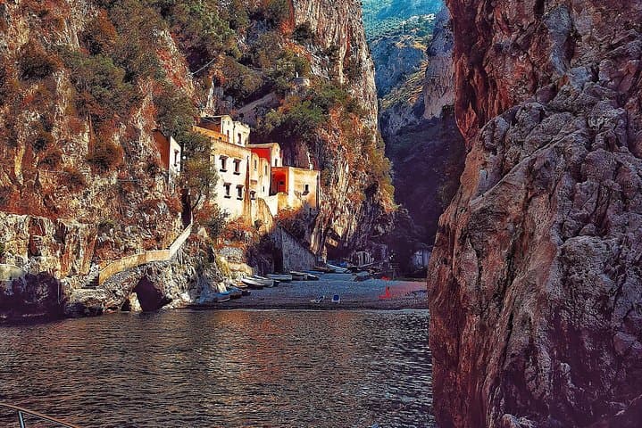 Half-Day Amalfi Coast Boat Tour with Aperitif from Salerno