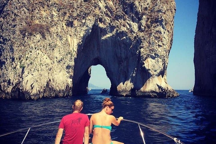 Private Full-Day Capri Boat Tour: Grottos, Faraglioni & Snorkeling photo 2