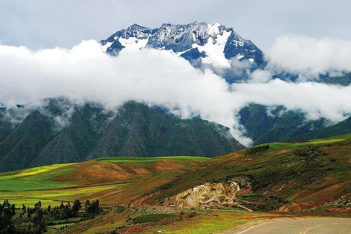 Full-Day Sacred Valley Tour: Pisac, Ollantaytambo and Andean Landscapes photo 1