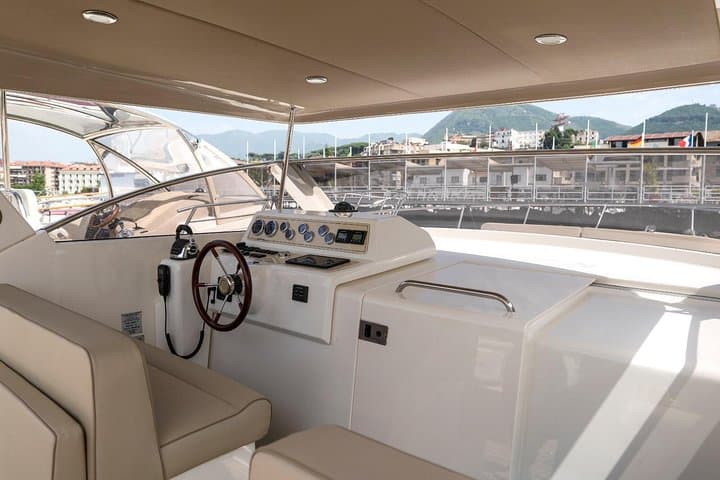 Private Capri Speedboat Day Trip from Sorrento — 37ft Capri Boat Tour photo 3