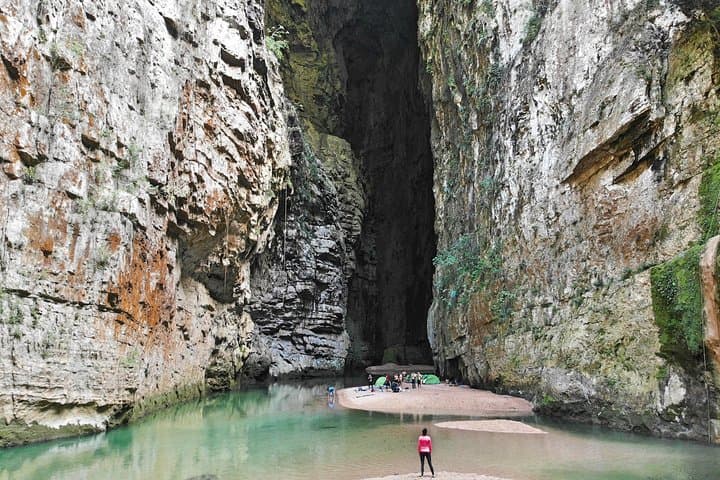 camping-and-canyon-rappel-at-the-arc-of-time-chiapas-2-day-adventure