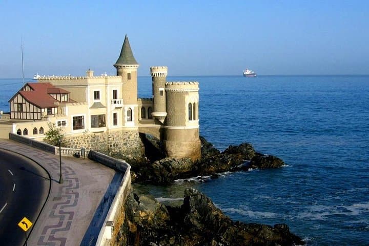 Viña del Mar Premium Walking Tour: Native Guide & Coastal City Highlights