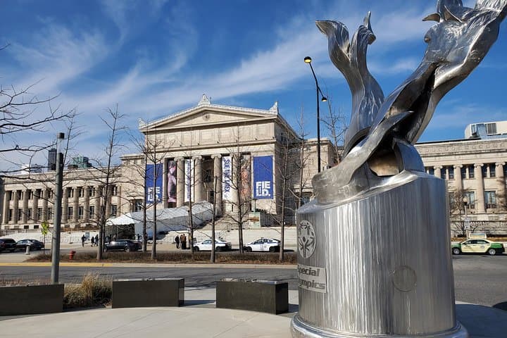 Chicago City Minibus Tour — 2-Hour Small-Group Skyline & Lakefront Highlights photo 4