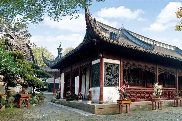 One-Day Private Shanghai Highlights from Dalian — Fly-In Custom City Tour photo 4