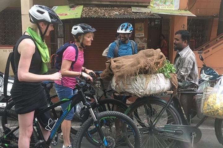 Good Morning Bengaluru: Early-Morning Cycling to Lalbagh, Gavi Caves & MTR Breakfast