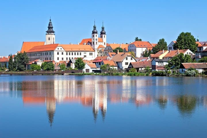 Prague to Vienna Private Transfer with Optional Telc UNESCO Stop photo 3