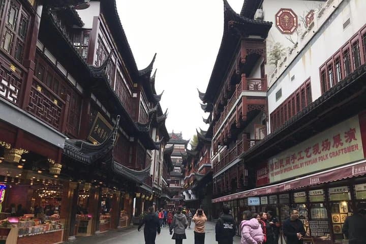 Shanghai Full-Day Tour: Bund, Sinan Road & Oriental Pearl Tower Dinner photo 2