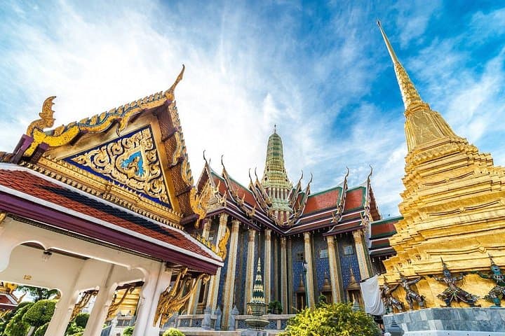 Bangkok Night Bike Tour: Backstreet Temples and Flower Market Cycling Adventure photo 2