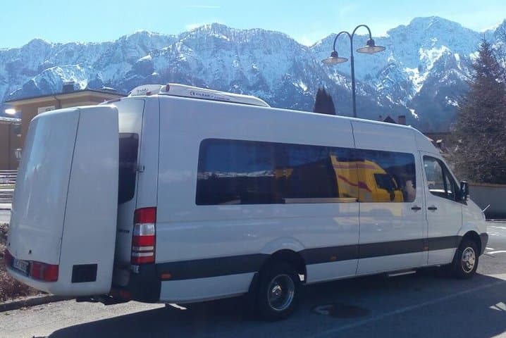 Prague to Vienna Private Transfer with Optional Telc UNESCO Stop photo 5