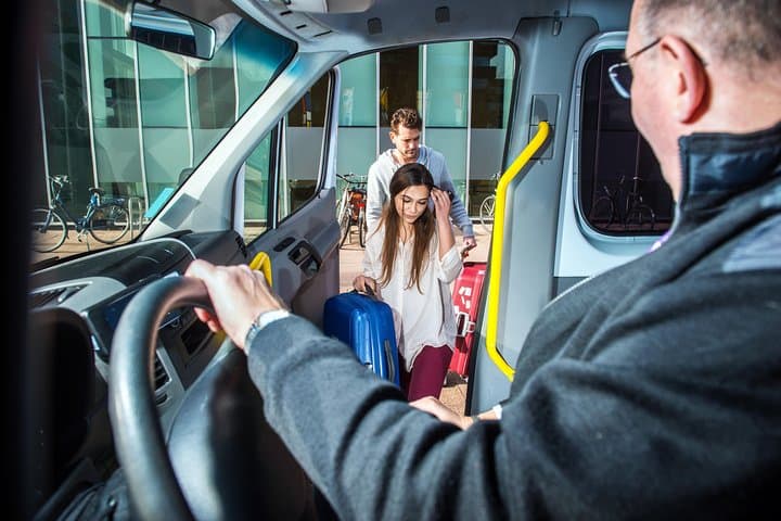 Private Departure Transfer from Abu Dhabi Hotels to AUH — Direct Door-to-Door Ride photo 4