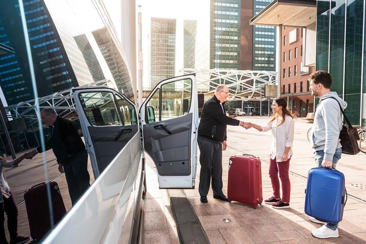 Brooklyn to LaGuardia (LGA) Private Departure Transfer — Door-to-Door Airport Ride photo 4