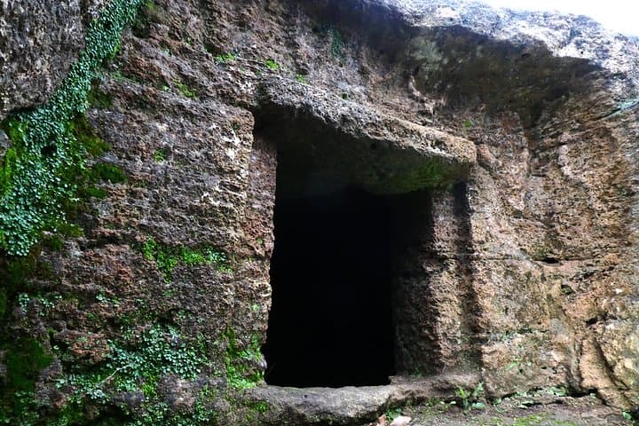 Explore Alghero’s Nuraghe Palmavera and Anghelu Ruju: Private Archaeological Tour with Transfer photo 5