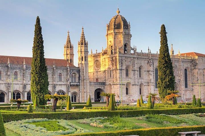 Lisbon, Sintra & Cascais: Essential 2-Day Combi Tour from Lisbon photo 3