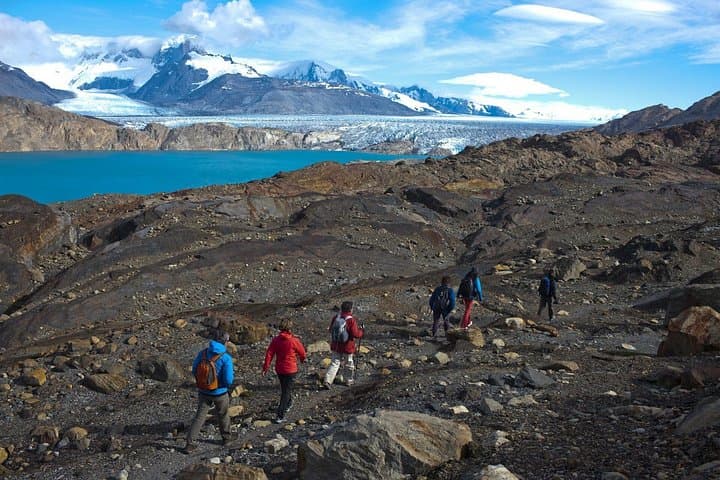 Full-Day El Calafate to El Chaltén: Hikes, Laguna Capri & Glacier Views photo 1