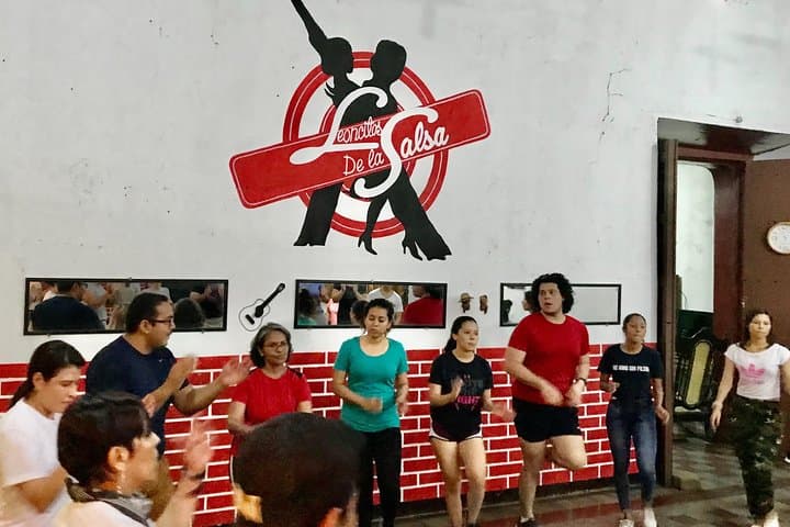 Private Salsa Lessons in León — Cuban-Style On1, On2, Bachata & Merengue