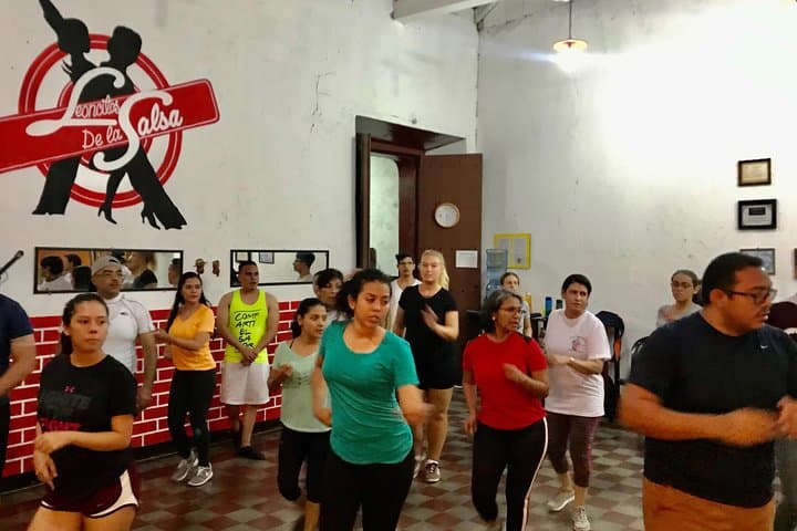 Private Salsa Lessons in León — Cuban-Style On1, On2, Bachata & Merengue photo 3