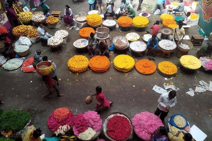 Bengaluru by Tuk Tuk: Market Lanes, Monuments & Local Brunch photo 5