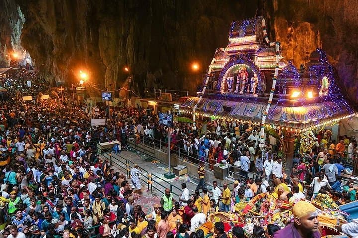 Countryside and Batu Caves Day Tour from Kuala Lumpur — Batik, Pewter & Limestone Temples photo 3