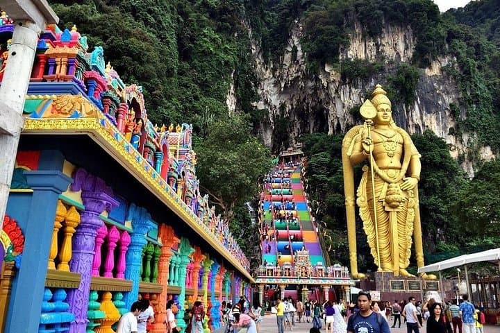Countryside and Batu Caves Day Tour from Kuala Lumpur — Batik, Pewter & Limestone Temples photo 4