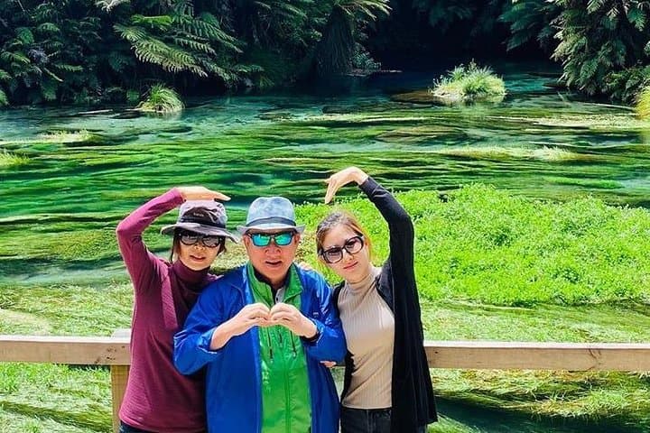 Hobbiton & Waitomo Glowworm Cave Day Tour from Auckland photo 6