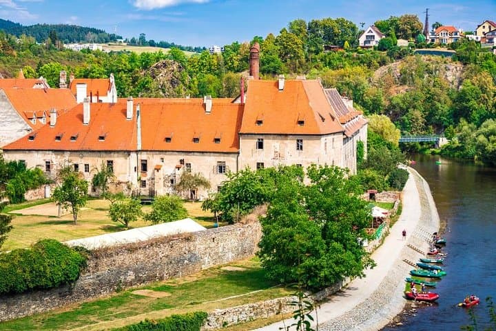 Vltava River Rafting: 4-Day Prague to Cesky Krumlov Adventure photo 3