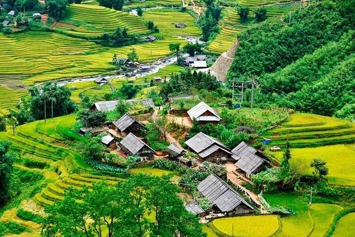 Sapa Trekking Tour from Hanoi — Night Train to Ta Van Homestay photo 1