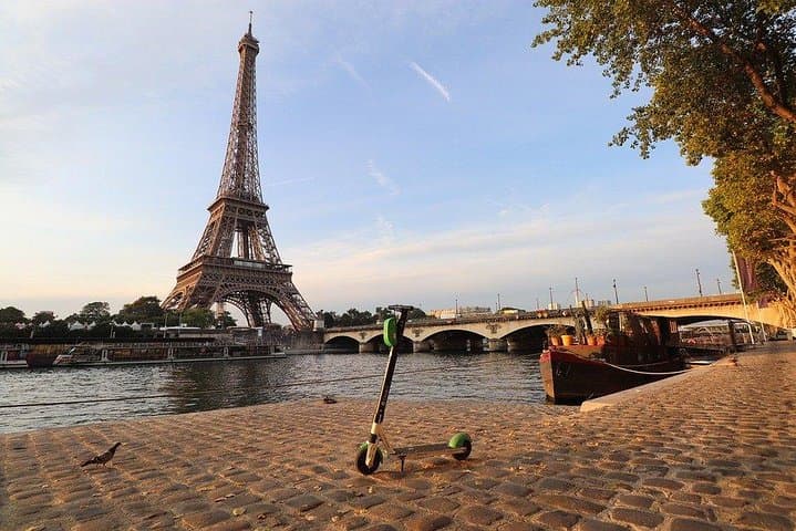 Private Paris City Tour from Disneyland with Hotel Drop-off photo 4