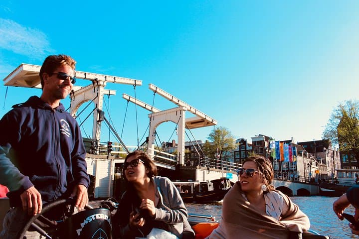 Amsterdam Electric Open-Boat Canal Cruise — 90-Min Small-Group Tour photo 4