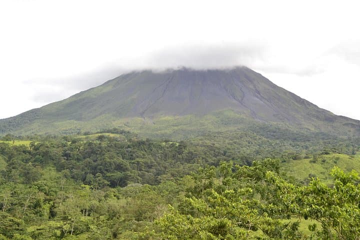 Private Transfer from Papagayo to Arenal (La Fortuna) — 3–4 hr Luxury Shuttle photo 3