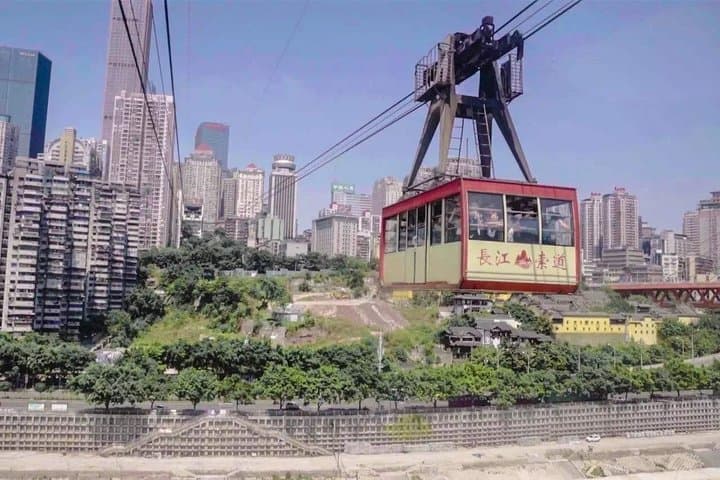 Chongqing One-Day Private City Tour: Cable Car, Ciqikou & Hongyadong