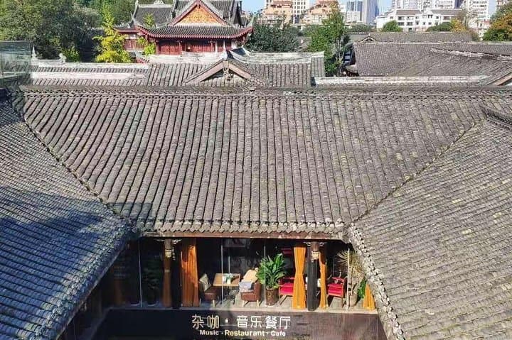 Chengdu Panda Base and Food Walking Tour: Wenshu to Taikooli photo 4