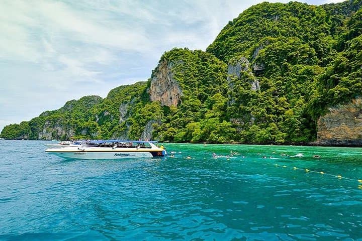 Private Speedboat Charter to Phi Phi Islands — Fully Customizable Day Trip