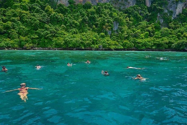 Private Speedboat Charter to Phi Phi Islands — Fully Customizable Day Trip photo 2