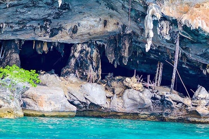 Private Speedboat Charter to Phi Phi Islands — Fully Customizable Day Trip photo 4