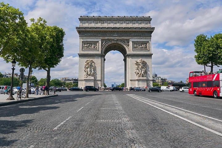 Private Paris City Tour from Disneyland with Hotel Drop-off photo 2