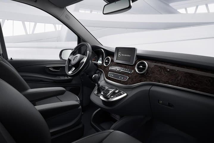 Half-Day Private Luxury Car with Driver in Abu Dhabi — City Chauffeur Service photo 2