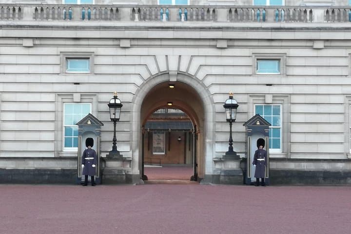 Historic London on Foot: Westminster Stories & Hidden Routes photo 5